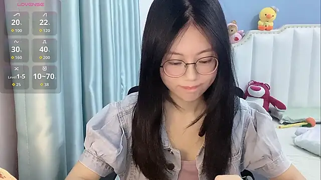 Luna-666 online show from April 30, 3:30 pm