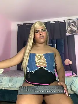 Snapshot of zoee_rose chatting on May 8, 9:46 am zoee rose online show from May 8, 9:46 am