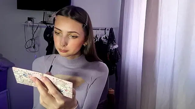 MiaNoir  online show from April 30, 9:27 am