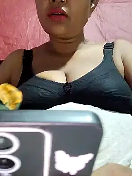 Snapshot of Gulapi_N chatting on June 8, 1:44 pm Gulapi N online show from June 8, 1:44 pm
