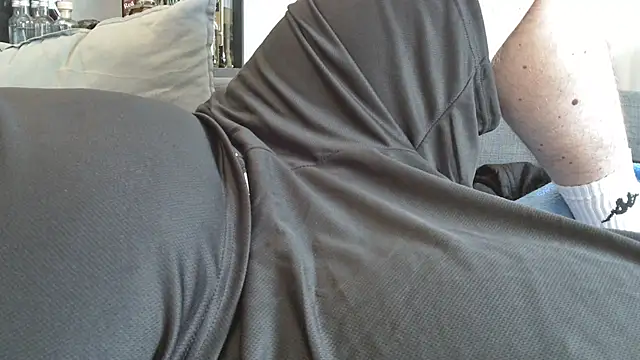 horny-bear89 online show from May 5, 4:43 pm