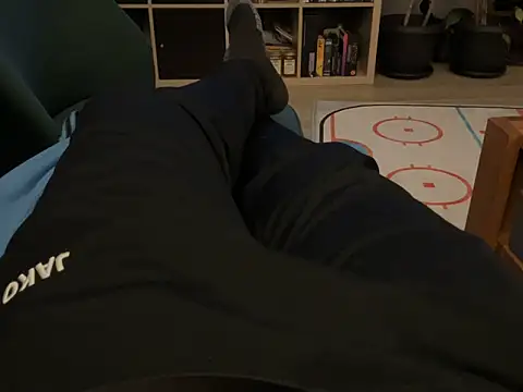 horny-bear89 online show from April 27, 8:51 pm