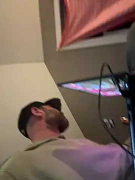 Snapshot of susitanito chatting on January 6, 3:31 am susitanito online show from January 6, 3:31 am