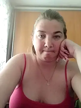 Snapshot of MiyaOlliver chatting on May 8, 2:32 pm MiyaOlliver online show from May 8, 2:32 pm