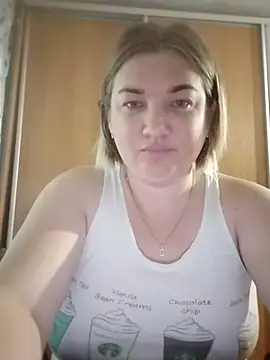Snapshot of MiyaOlliver chatting on May 30, 9:26 am MiyaOlliver online show from May 30, 9:26 am