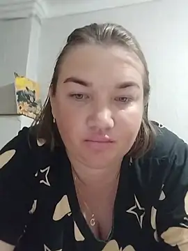 Snapshot of MiyaOlliver chatting on July 19, 8:34 am MiyaOlliver online show from July 19, 8:34 am