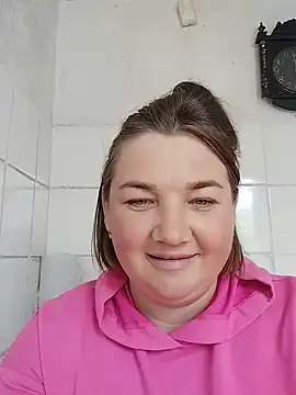 Snapshot of MiyaOlliver chatting on June 8, 9:21 am MiyaOlliver online show from June 8, 9:21 am