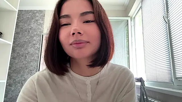 MarylnMonnier online show from May 18, 8:19 am