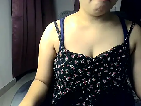 DreamyDesireX online show from May 28, 1:39 pm