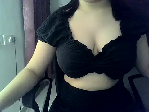 Snapshot of DreamyDesireX chatting on June 19, 5:41 pm DreamyDesireX online show from June 19, 5:41 pm