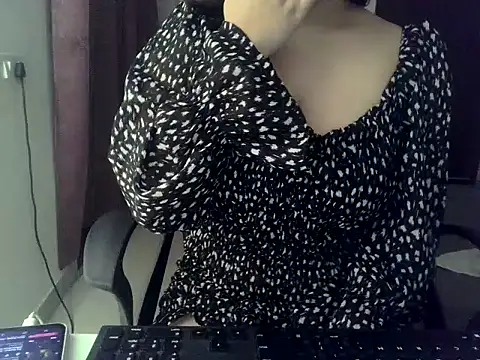 Snapshot of DreamyDesireX chatting on June 17, 6:29 pm DreamyDesireX online show from June 17, 6:29 pm