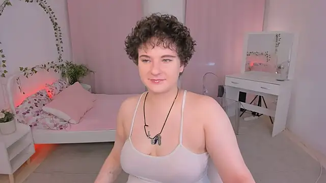 MelittaStorrie online show from June 21, 11:38 am