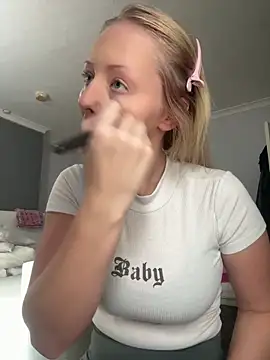 Snapshot of Sofianoon chatting on May 18, 6:12 pm Sofianoon online show from May 18, 6:12 pm