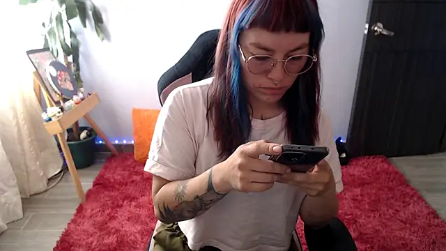 Nyxie8 online show from May 18, 2:11 pm