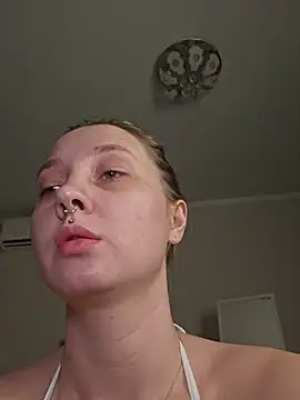 ooopsitscandy online show from July 8, 5:35 pm