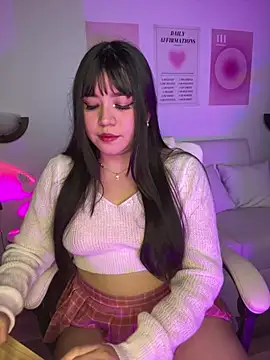 Snapshot of iEmily_ chatting on May 26, 1:58 am iEmily online show from May 26, 1:58 am