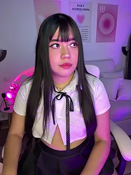 Snapshot of iEmily_ chatting on May 27, 2:19 am iEmily online show from May 27, 2:19 am