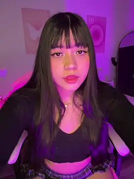 Snapshot of iEmily_ chatting on May 17, 1:27 am iEmily online show from May 17, 1:27 am