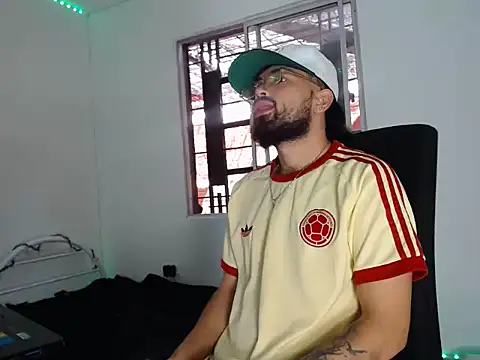 camilorestrepo77 online show from May 26, 2:26 pm