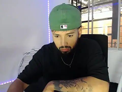 camilorestrepo77 online show from May 30, 2:44 pm