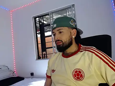 camilorestrepo77 online show from May 24, 5:57 pm