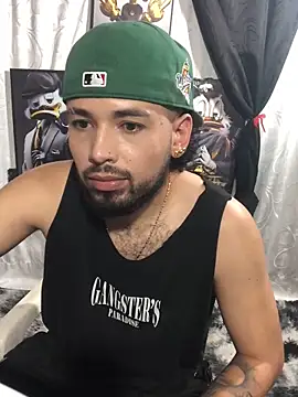 camilorestrepo77 online show from April 26, 6:49 pm