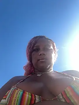 Snapshot of candi_sweetheart chatting on July 1, 5:13 pm candi sweetheart online show from July 1, 5:13 pm