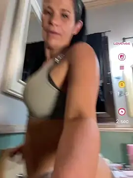 Snapshot of Vanessa_Valentine chatting on July 22, 1:40 am Vanessa Valentine online show from July 22, 1:40 am