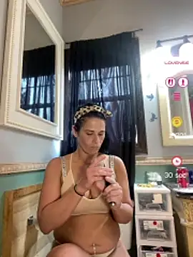 Snapshot of Vanessa_Valentine chatting on July 14, 3:40 pm Vanessa Valentine online show from July 14, 3:40 pm