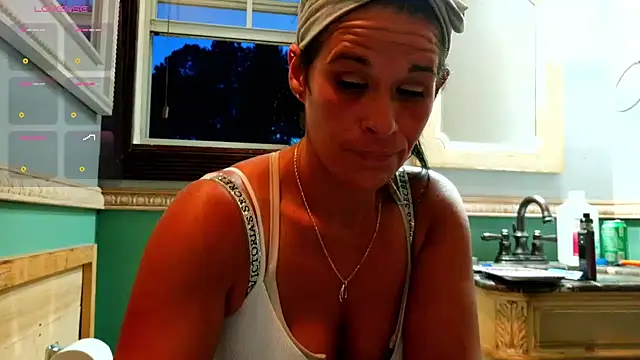Snapshot of Vanessa_Valentine chatting on May 20, 1:13 am Vanessa Valentine online show from May 20, 1:13 am
