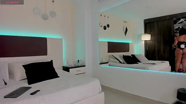 Sky Loren online show from May 30, 4:19 am