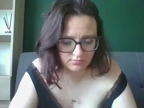 sensual paris online show from May 26, 5:27 am