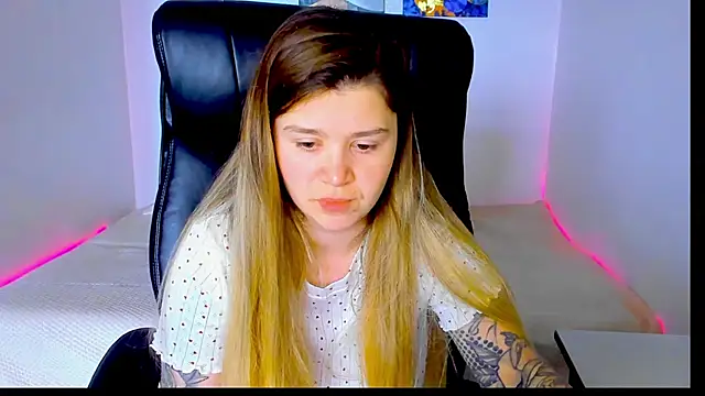 Snapshot of Natali_Secret chatting on May 16, 10:36 am Natali Secret online show from May 16, 10:36 am