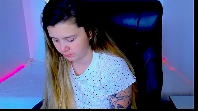 Snapshot of Natali_Secret chatting on May 28, 10:00 am Natali Secret online show from May 28, 10:00 am