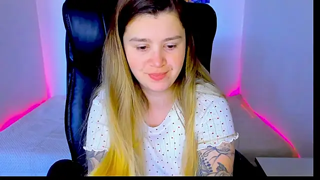 Snapshot of Natali_Secret chatting on May 9, 7:56 am Natali Secret online show from May 9, 7:56 am