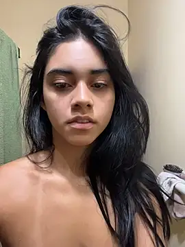 mia moonna online show from June 4, 11:26 am