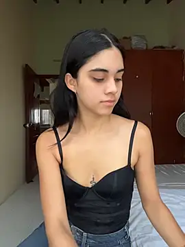 mia moonna online show from July 6, 11:28 am