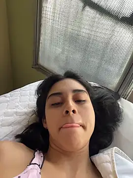 mia moonna online show from May 10, 11:58 am