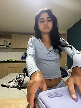 mia moonna online show from July 29, 11:42 am