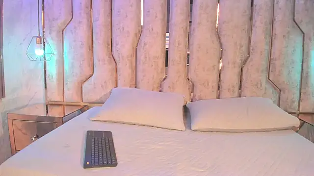chica nocturna25 online show from July 27, 3:13 am