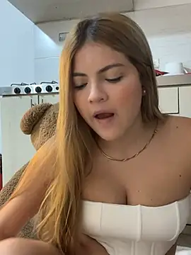 dulcemeggan online show from April 29, 5:00 am