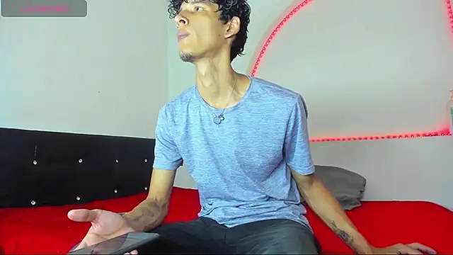 liammendoza98 online show from May 27, 12:01 pm