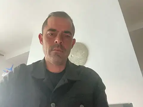Riccardo86xx online show from May 17, 4:23 am