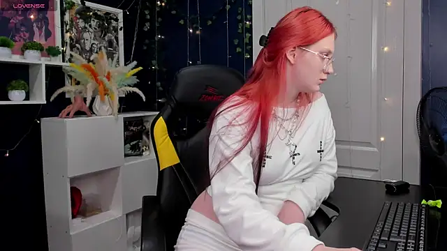 Queen Milena online show from July 6, 2:51 am