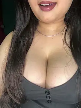 Naughty pooja44 online show from May 30, 7:19 pm