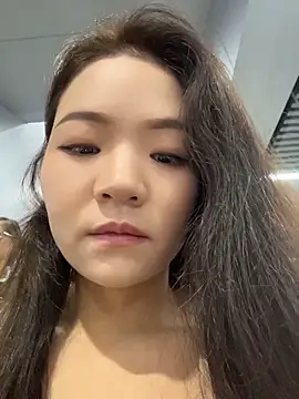 xiaochengzi505 online show from June 18, 1:15 am