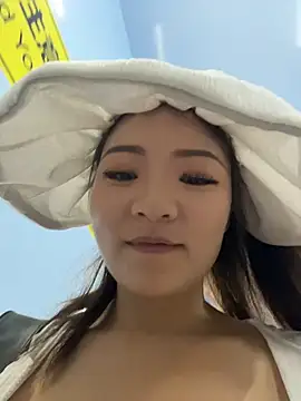 xiaochengzi505 online show from July 14, 2:05 am