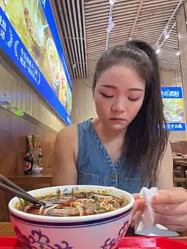 xiaochengzi505 online show from July 17, 2:31 am