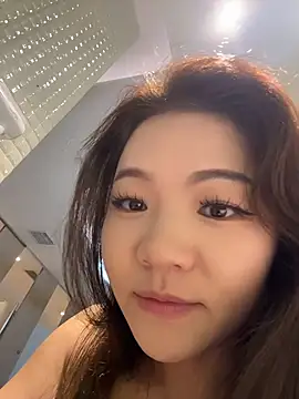 xiaochengzi505 online show from July 18, 4:10 am