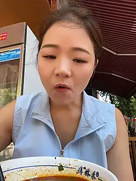 xiaochengzi505 online show from July 22, 1:40 am